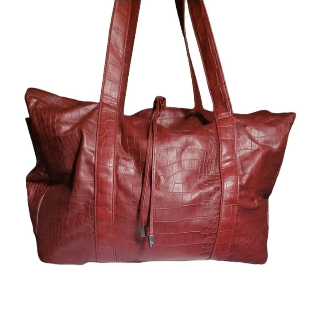 WOMENS X-LARGE crocodile embossed leather vynal overnite bag by bueno